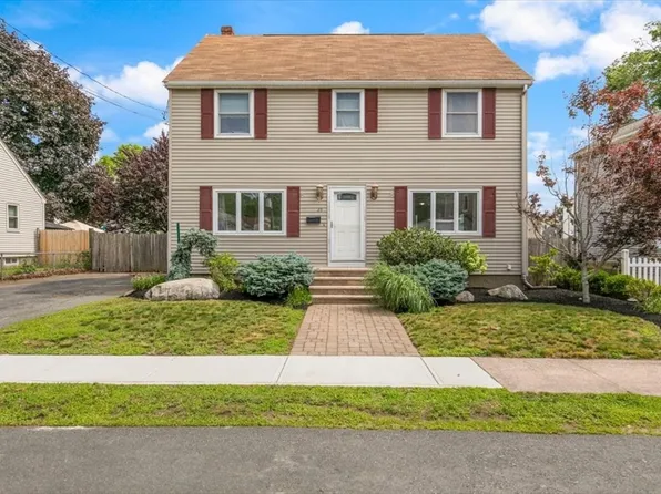 23 Carlton St, Peabody, MA 01960
