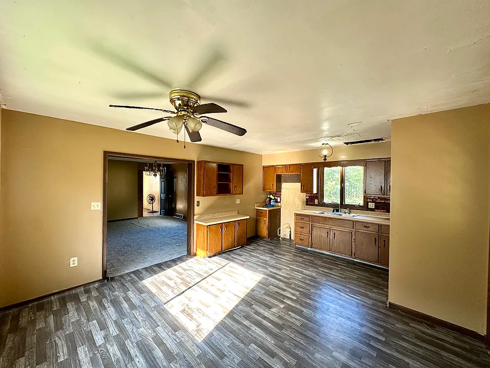 107 W Terrace Ave