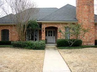 1300 S Travis Cir, Irving, TX 75038