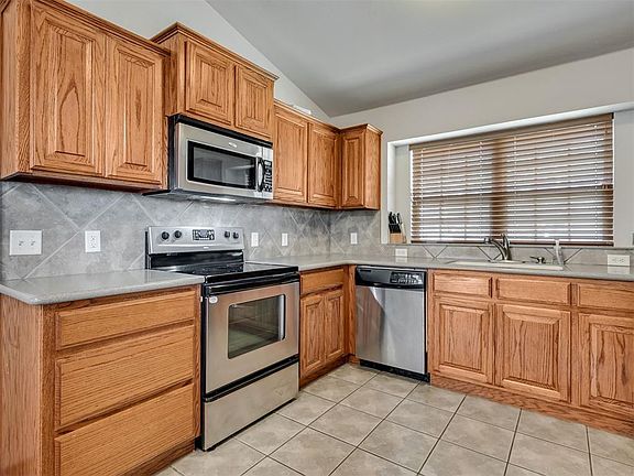 3rd image of 3105 Cristo Ct