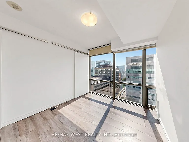 38 Grenville St #1203 — Photo 18
