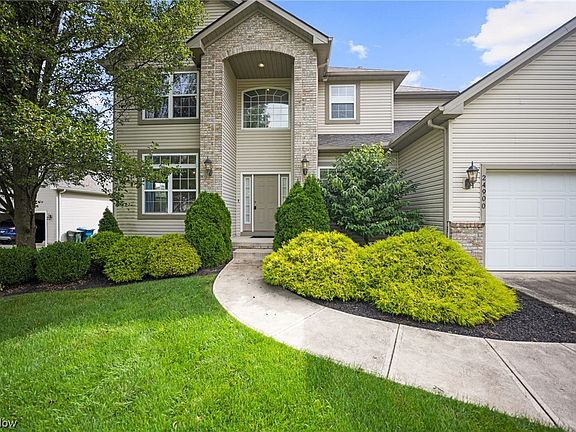 3rd image of 24900 W Northwood Dr