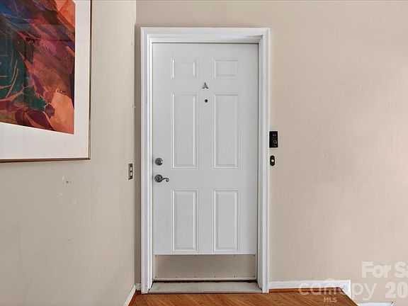 4th image of 2606 Park Rd APT A