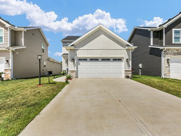 4512 Legends Dr, Champaign, IL 61822