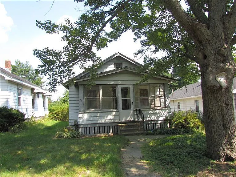 627 Wayne St photo 1