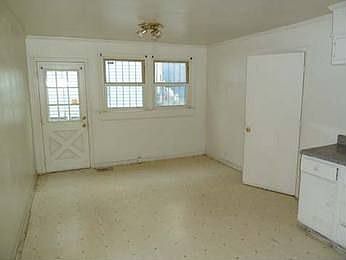 2nd image of 2766 Old Matthews Rd #R