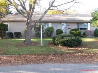 29 William J Higgins Rd, Somerset, MA 02725