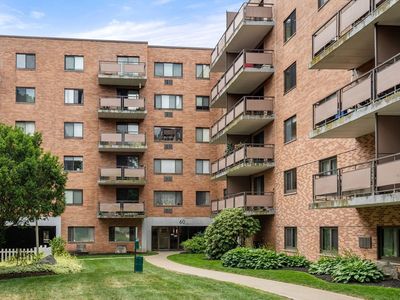 60 Pleasant St APT 127, Arlington, MA, 02476