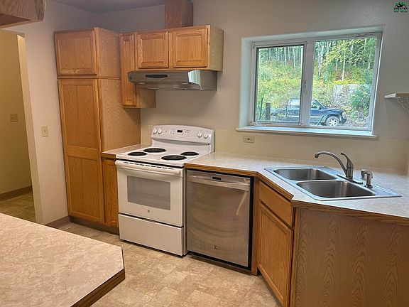 4th image of 908 Lakloey Dr
