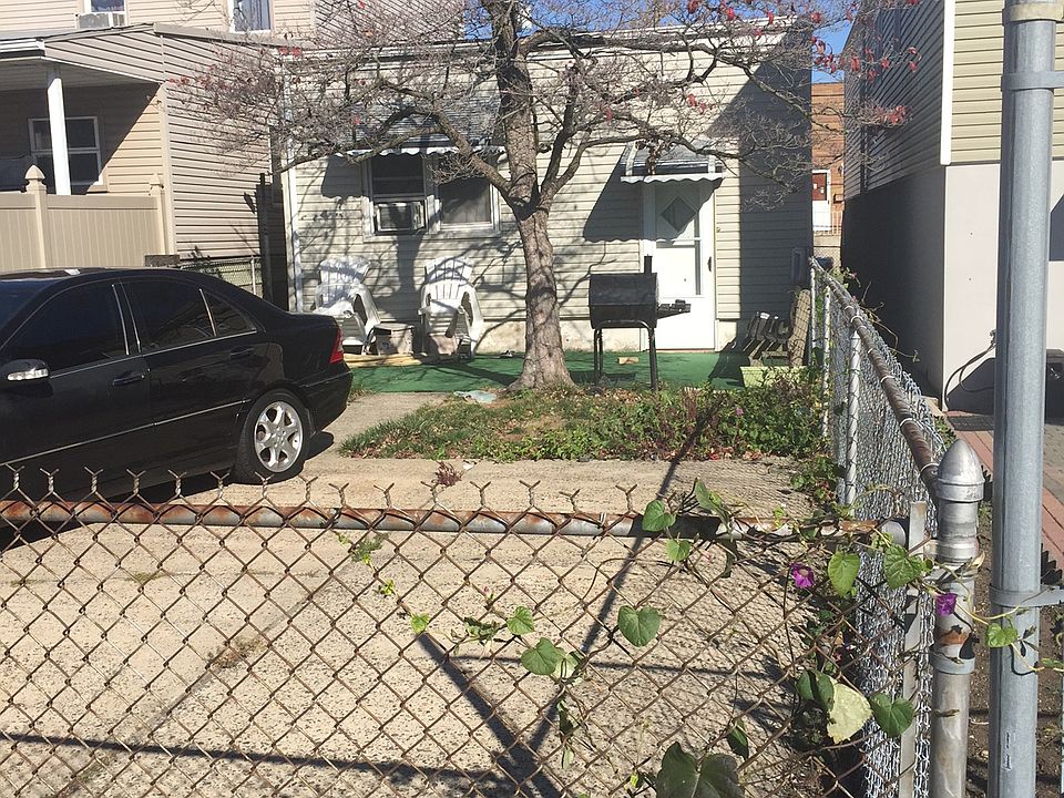 2nd image of 1117 72nd St