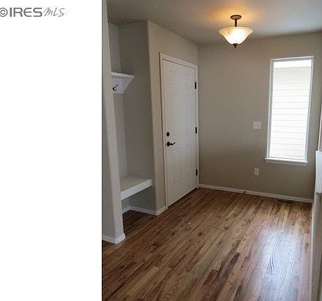 Entry w/built in bench and coat hooks