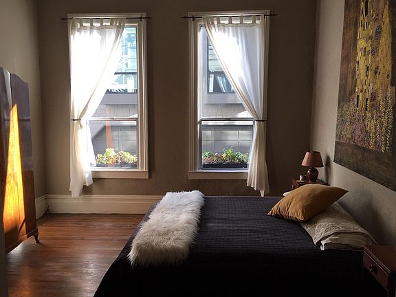 4th image of 70 Wilmot St