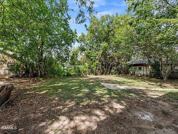 3rd image of 308 S Guegnon St