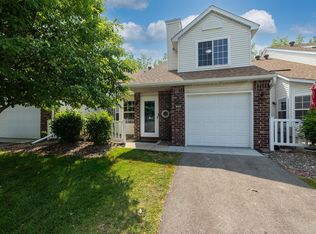 920 Old Town Dr, New Brighton, MN 55112