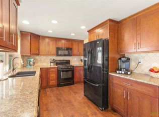 1219 Armstrong Cir, Escondido, CA 92027