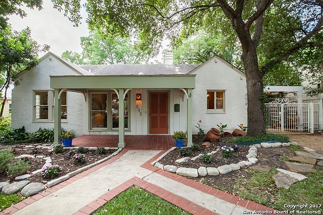 1st image of 212 Primera Dr