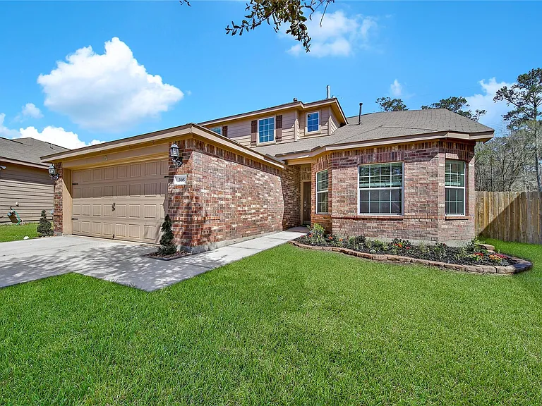 305 Crooked Pine Ct — Photo 1