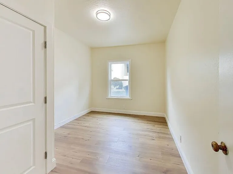 1534 Arch St #5 — Photo 11