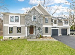 10 Walnut Rd, Barrington, RI 02806