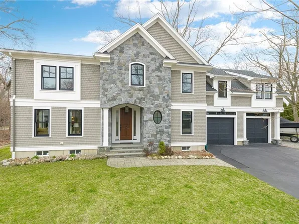 10 Walnut Rd, Barrington, RI 02806