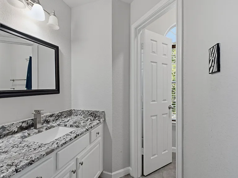 9309 Stonewood Dr — Photo 32