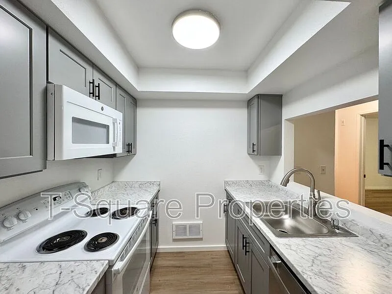 1 bed, 1.0 bath, 682 sqft, $1,875 — Photo 1