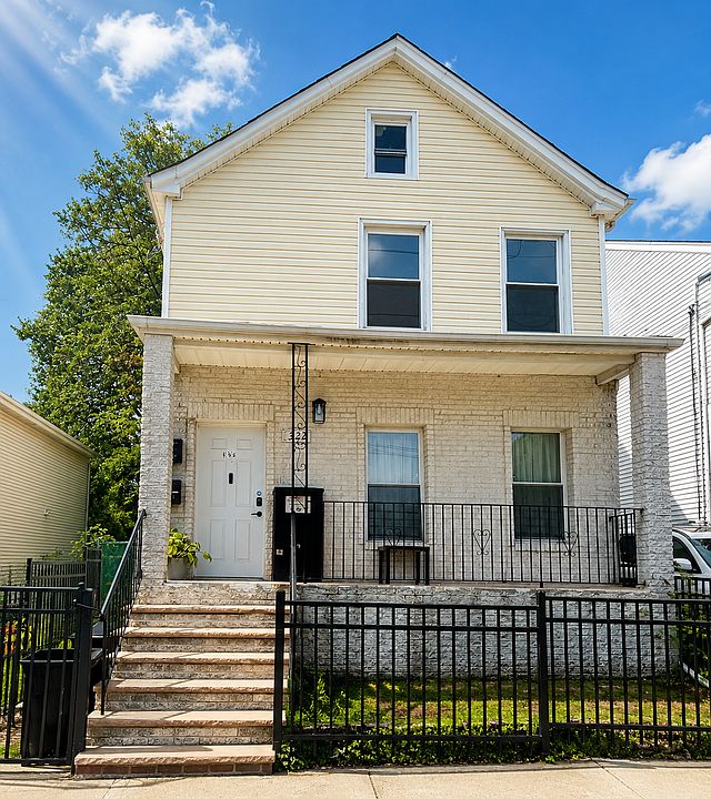 1st image of 322 New St