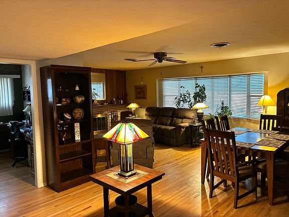 4th image of 6400 Mossman Pl NE