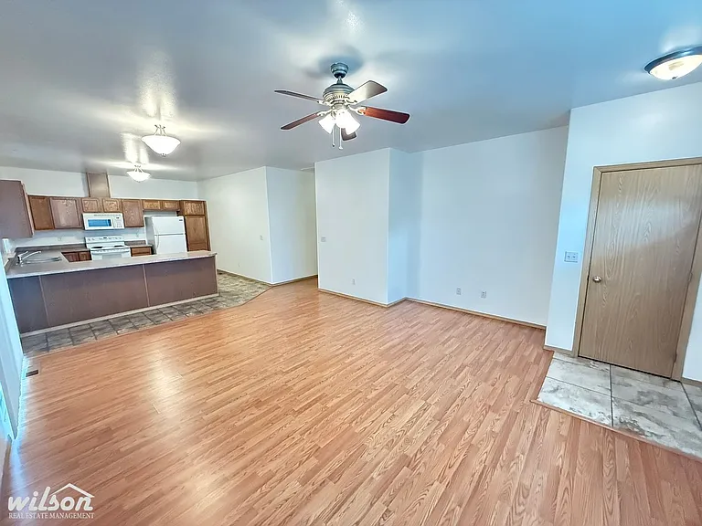 7905 Skyline Way — Photo 3