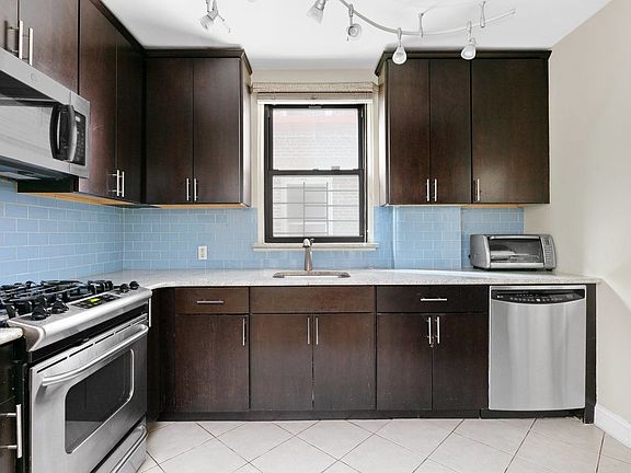 3rd image of 40 Prospect Park W #1BCD