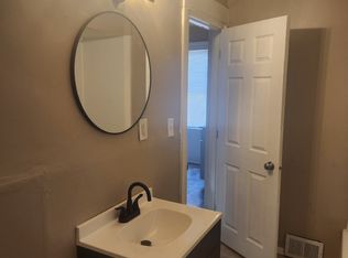 13901 Durkee Ave, Cleveland, OH 44105