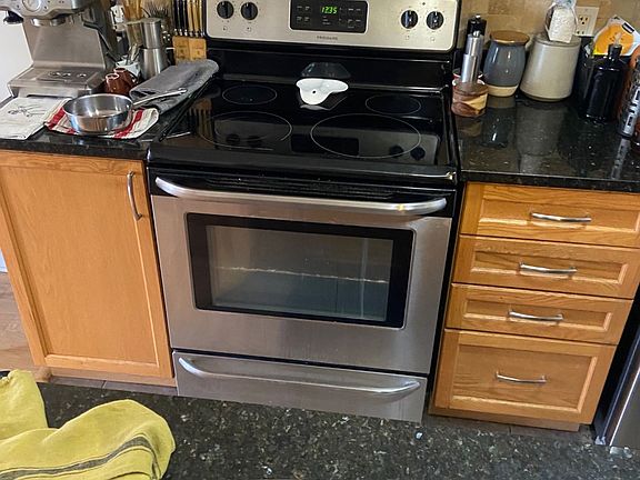 3rd image of 456 King Edward Ave #306