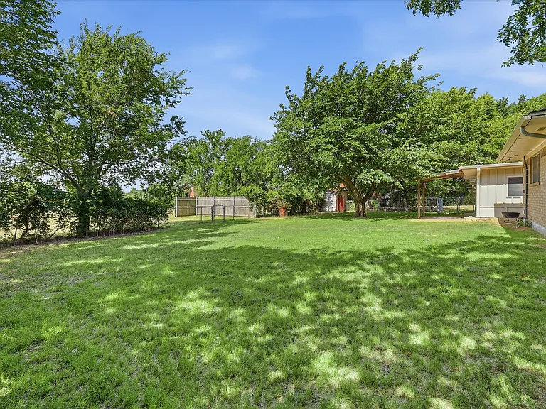 235 FM 407 W — Photo 16