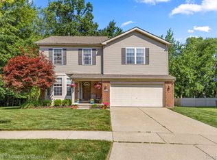 29520 Hunter St, Brownstown, MI 48183