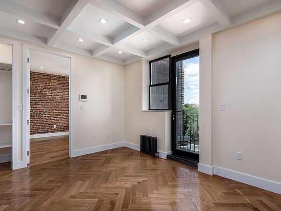 2nd image of 941 Washington Ave #328