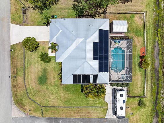 5th image of 1402 SW Abacus Avenue