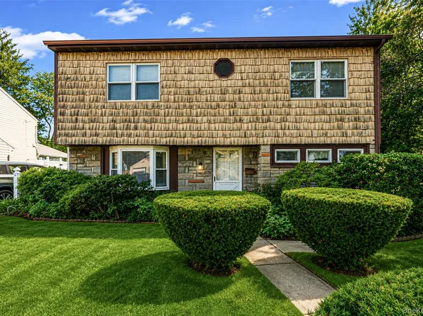 2439 2nd Street, East Meadow, NY 11554