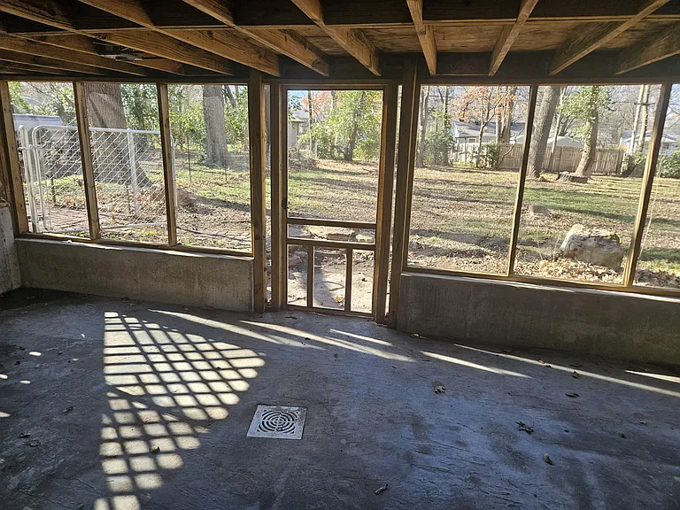 619 S Kentwood Ave — Photo 26
