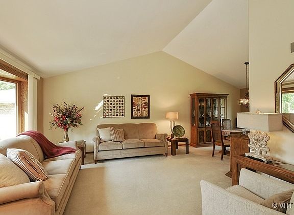 3rd image of 8739 Willow Dr