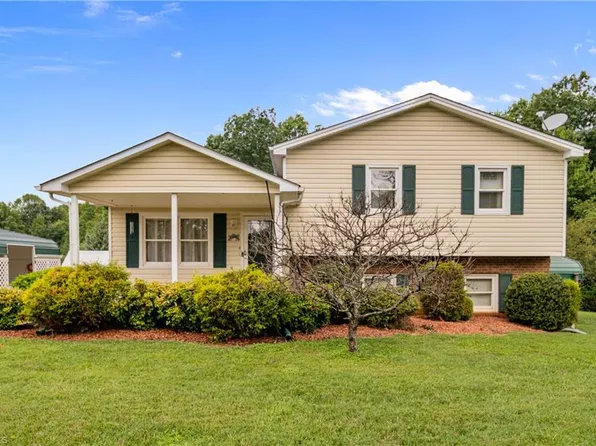 205 Snody Rd, Mount Airy, NC 27030