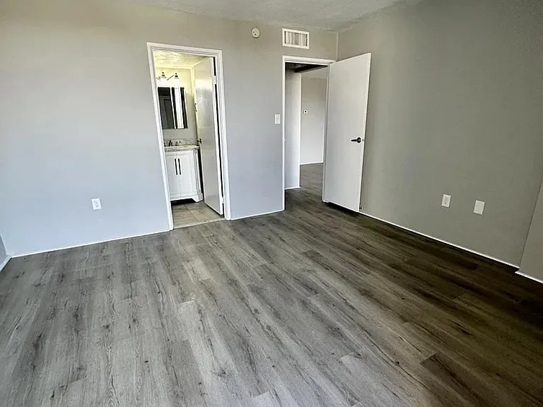 3122 Forest Ln #D-9 — Photo 1