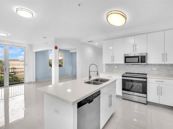 2651 NE 212th Ter Unit 301