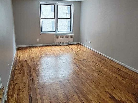 2nd image of 405 E 16th St #2B