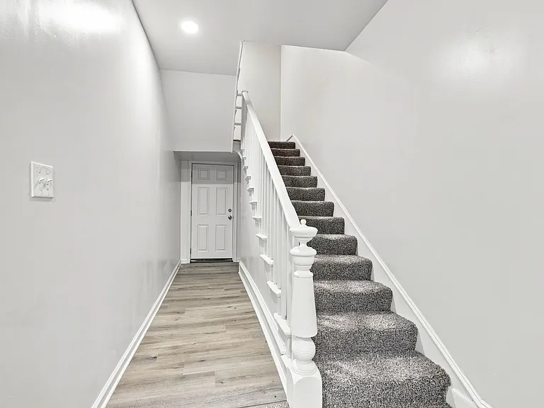1890 Water St — Photo 19