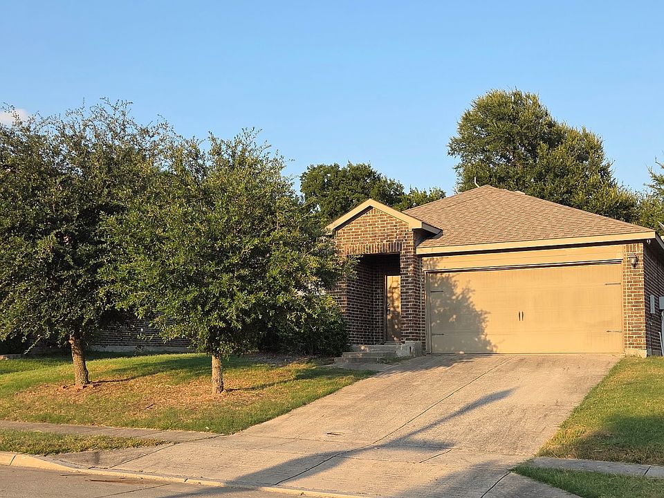 1st image of 3320 Dumas Dr