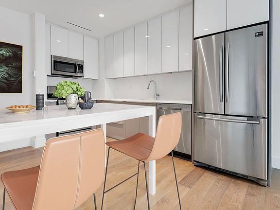 4th image of 4210 27th St #4G