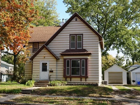402 B St, Charles City, IA 50616