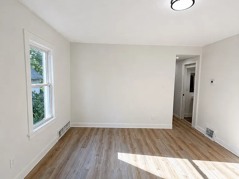 2002 Valentine Ave #2 — Photo 12