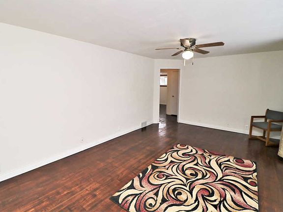 4th image of 3012 Allington Ave