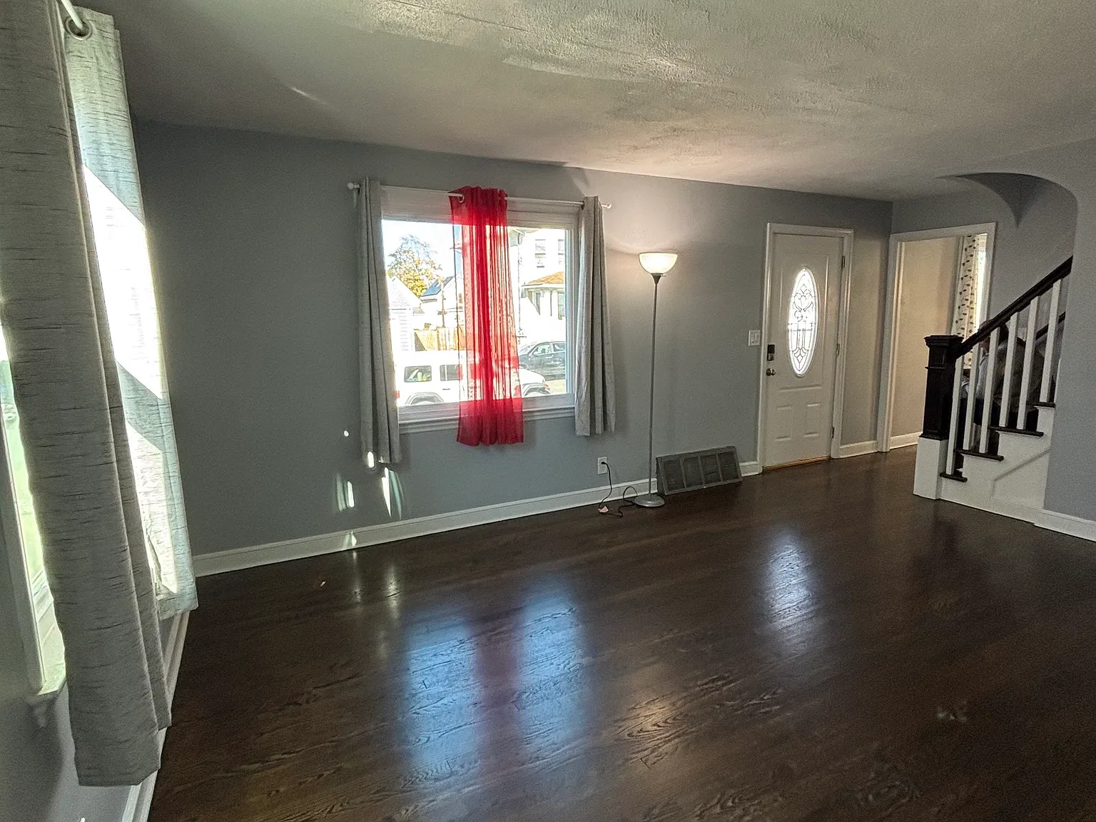 3 bed, 1.0 bath, 1248 sqft, $2,900 — Photo 3